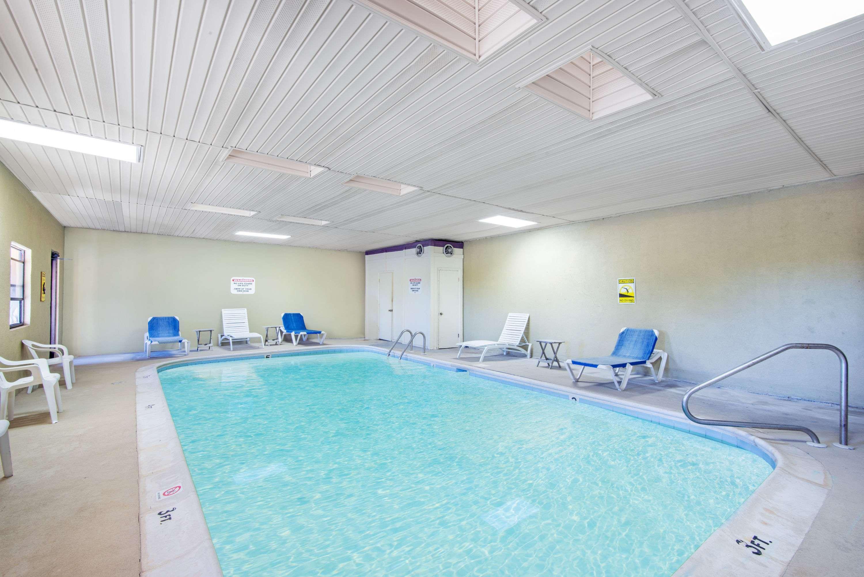 Days Inn By Wyndham Opelika Eksteriør billede